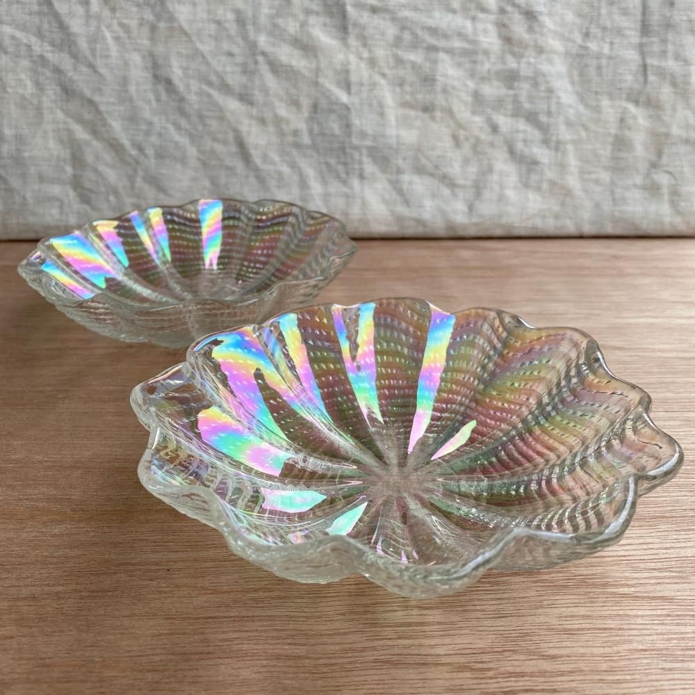 オーロラカラーのレトロなシェル型ガラス皿 - ANTIQUE LEAVES オーロラカラーのレトロなシェル型ガラス皿 - ANTIQUE LEAVES