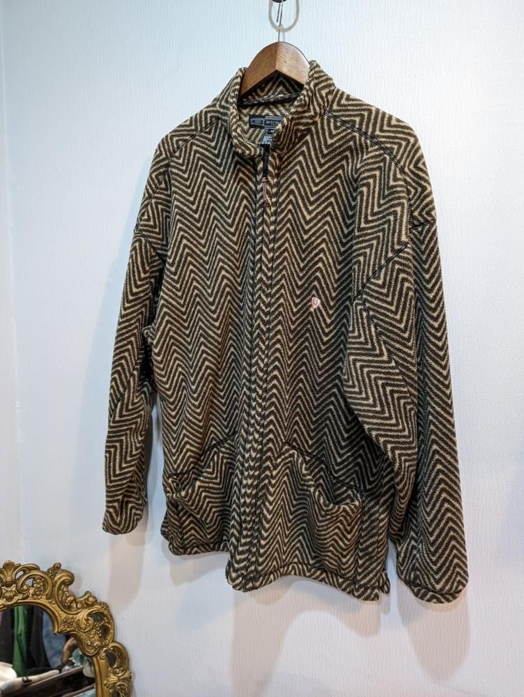 BURTON　迷彩フリースジャケット　Sサイズ フリースジャケット ジップアップ 総柄 迷彩 カモフラ 緑系