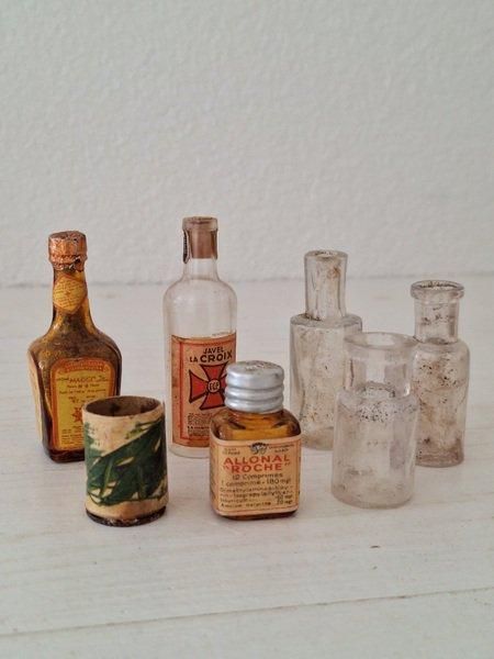 アンティークトイショップ - ANTIQUE LEAVES