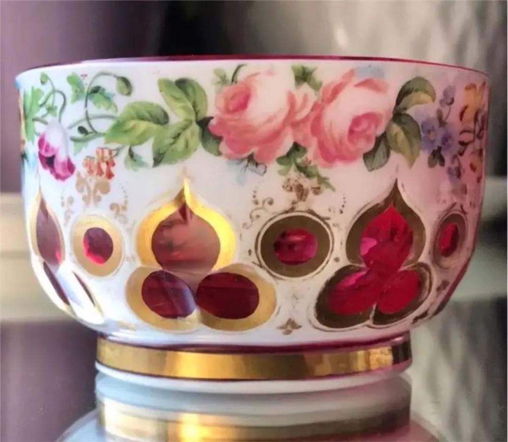 極希少オールドバカラBACCARAT被せオパーリン小物入れ　お花模様 極希少オールドバカラBACCARAT被せオパーリン小物入れお花模様