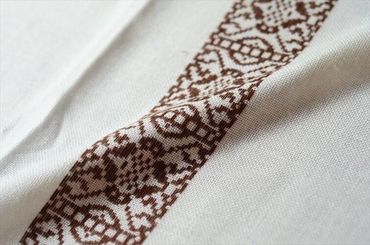 デンマークの古いヴィンテージ 刺繍 クロス 大判268x130cm 北欧 デンマークの古いヴィンテージ 刺繍 クロス 大判268x130cm 北欧