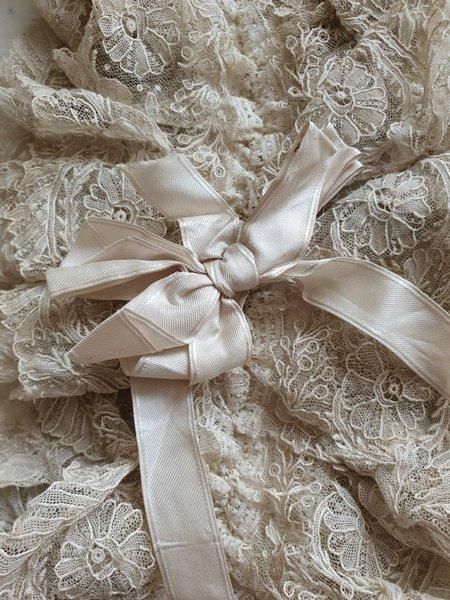 アンティークレースクッション - ANTIQUE LEAVES アンティークレースクッション - ANTIQUE LEAVES