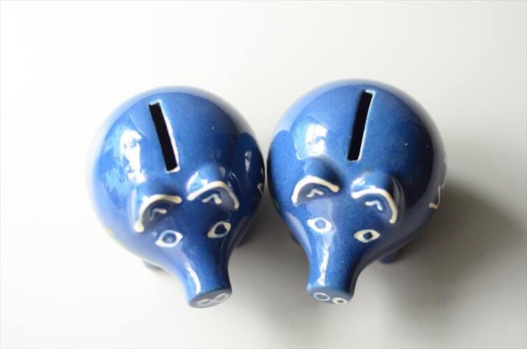 ドイツ製 陶器 かわいいブタの貯金箱 2個セット オブジェ 置物 ドイツ製 陶器 かわいいブタの貯金箱 2個セット オブジェ 置物