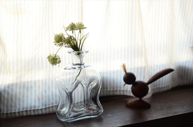 ドイツから フタ付きの古いガラスボトル デキャンタグラス 花瓶
