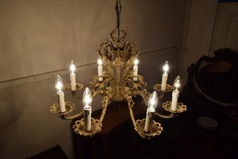 アンティーク ロココ調 8灯式シャンデリア 真鍮製 豪華な装飾