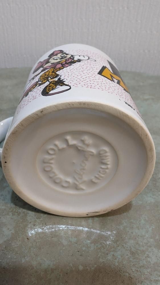 80年代イギリス製 ミニーマウス豹柄ピンクマグカップ