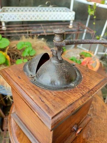 1930年代製 フランスアンティーク プジョー手挽きコーヒーミル