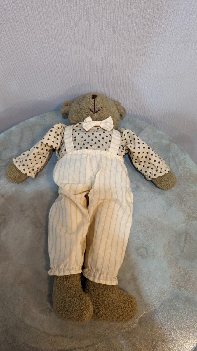 オランダ直輸入 Van cleef テディベア 蝶ネクタイ付き