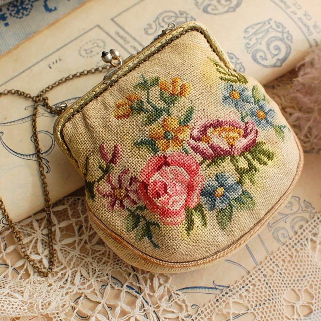 R251 フランス アンティーク プチポワン がま口 刺繍 アールヌーヴォー R251 フランス アンティーク プチポワン がま口 刺繍 アール