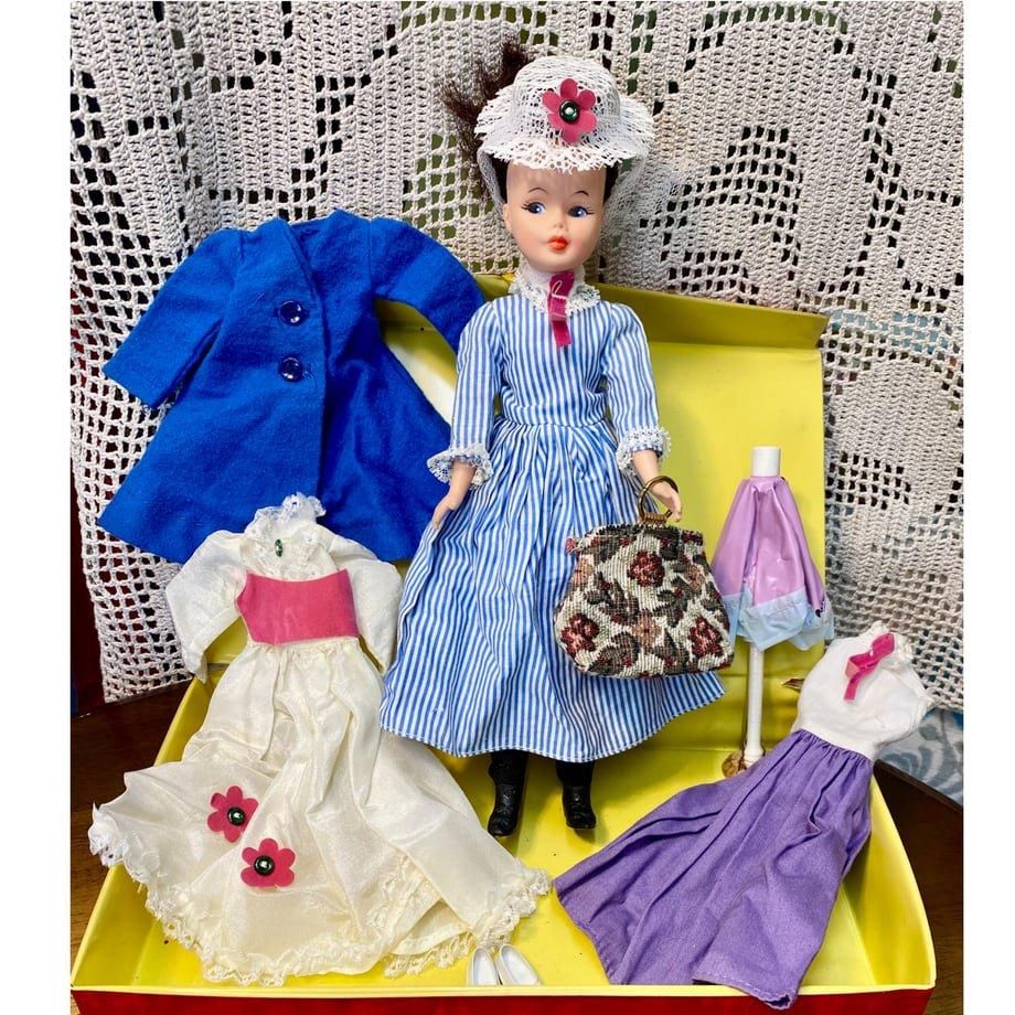 ヴィンテージアヒルの人形 青い花柄ドレス