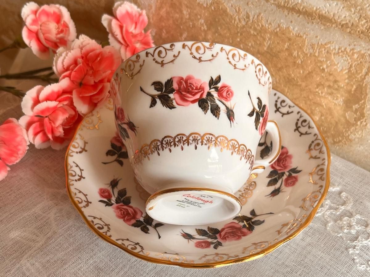 英国 コルクラフ 8245パターン カップアンドソーサー - ANTIQUE 英国 コルクラフ 8245パターン カップアンドソーサー - ANTIQUE