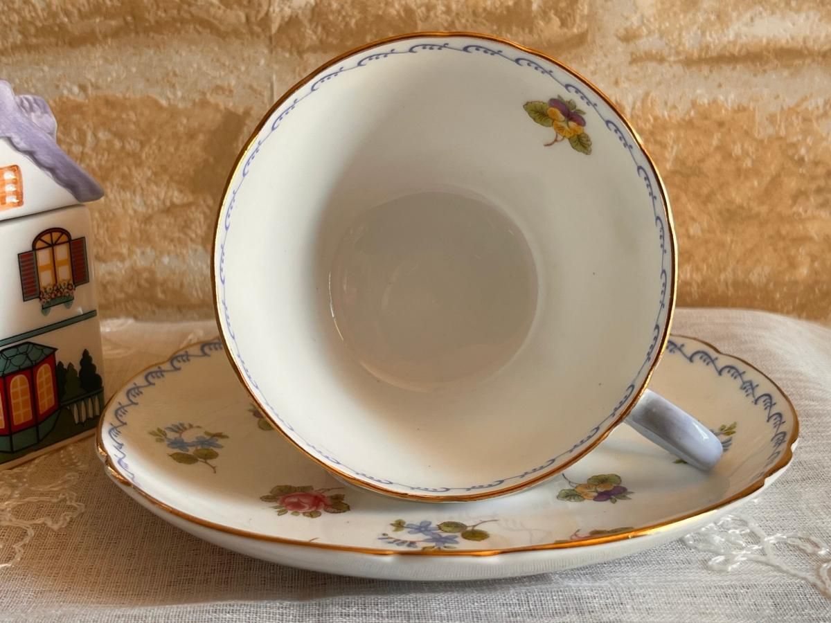 希少 英国 シェリー カップ&ソーサー - ANTIQUE LEAVES 希少 英国 シェリー カップ&ソーサー - ANTIQUE LEAVES