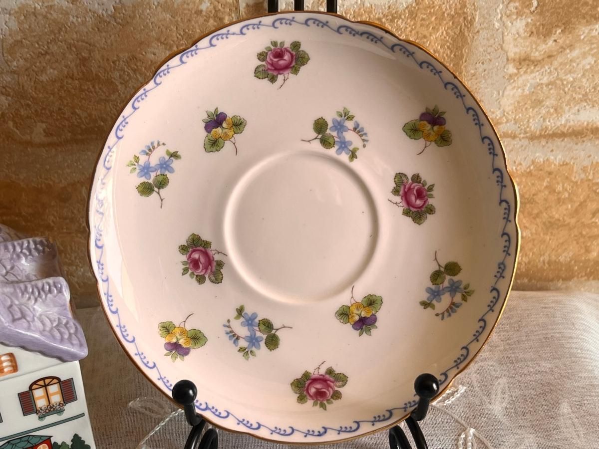 希少 英国 シェリー カップ&ソーサー - ANTIQUE LEAVES 希少 英国 シェリー カップ&ソーサー - ANTIQUE LEAVES