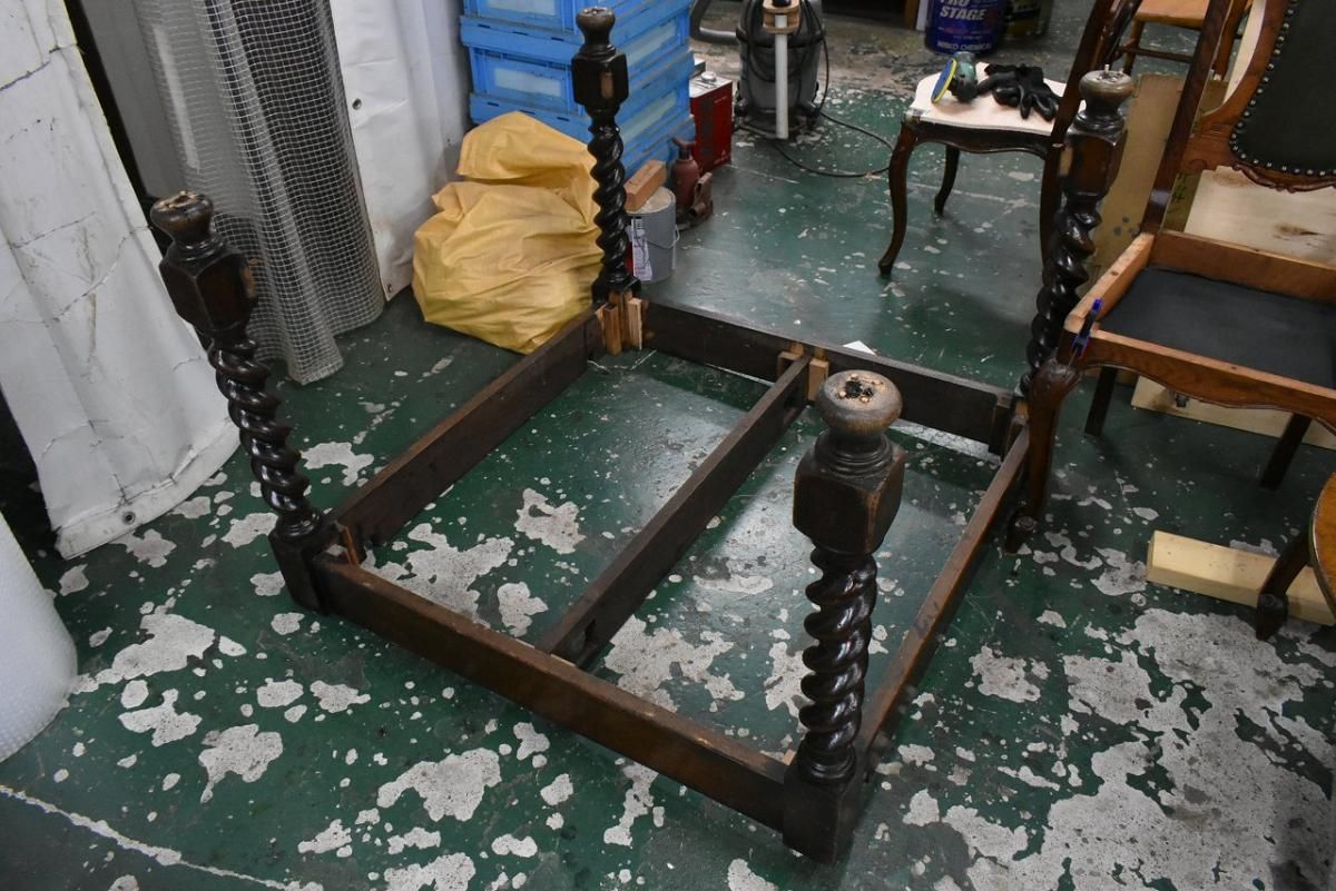 英国製1920年代 ドローリーフテーブル｜暗めオーク×ツイストレッグ