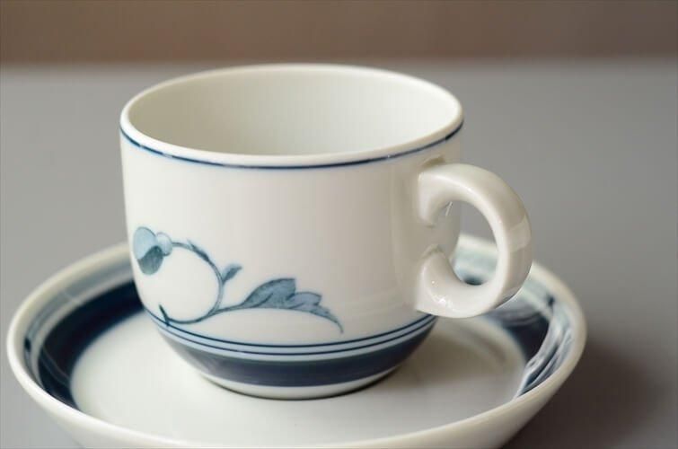 Kjøbenhavns Porcellains Maleri Denmark。アンティークの脚と蓋