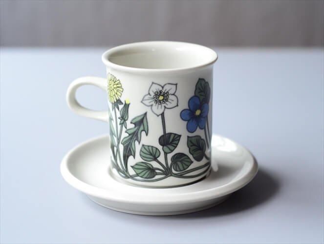 希少!ARABIA アラビア Flora Tall コーヒーカップ&ソーサー 希少!ARABIA アラビア Flora Tall コーヒーカップ&ソーサー