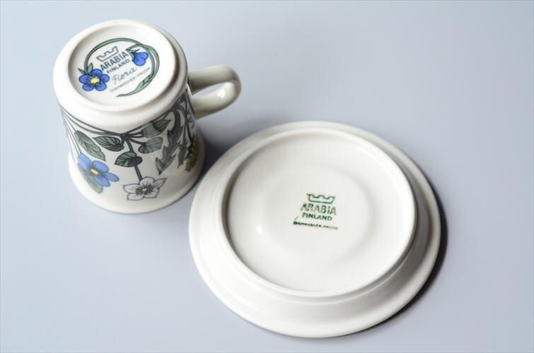 希少!ARABIA アラビア Flora Tall コーヒーカップ&ソーサー 希少!ARABIA アラビア Flora Tall コーヒーカップ&ソーサー