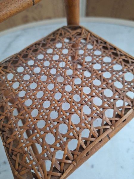 フランスアンティーク ドールチェア ① ローズマダー ラタン Rattan Doll Chair｜ラタンドールチェア