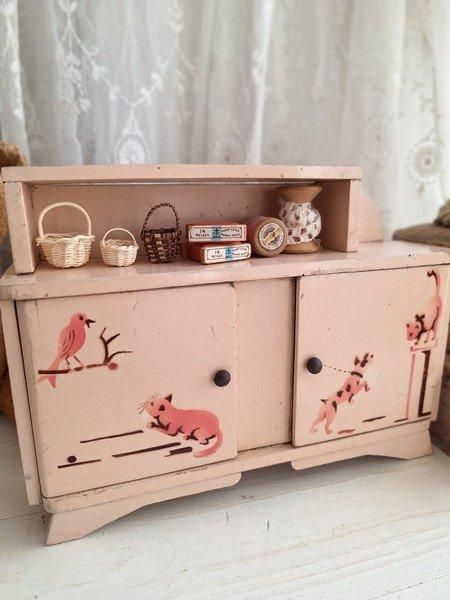 アンティークドールキャビネット - ANTIQUE LEAVES アンティークドールキャビネット - ANTIQUE LEAVES