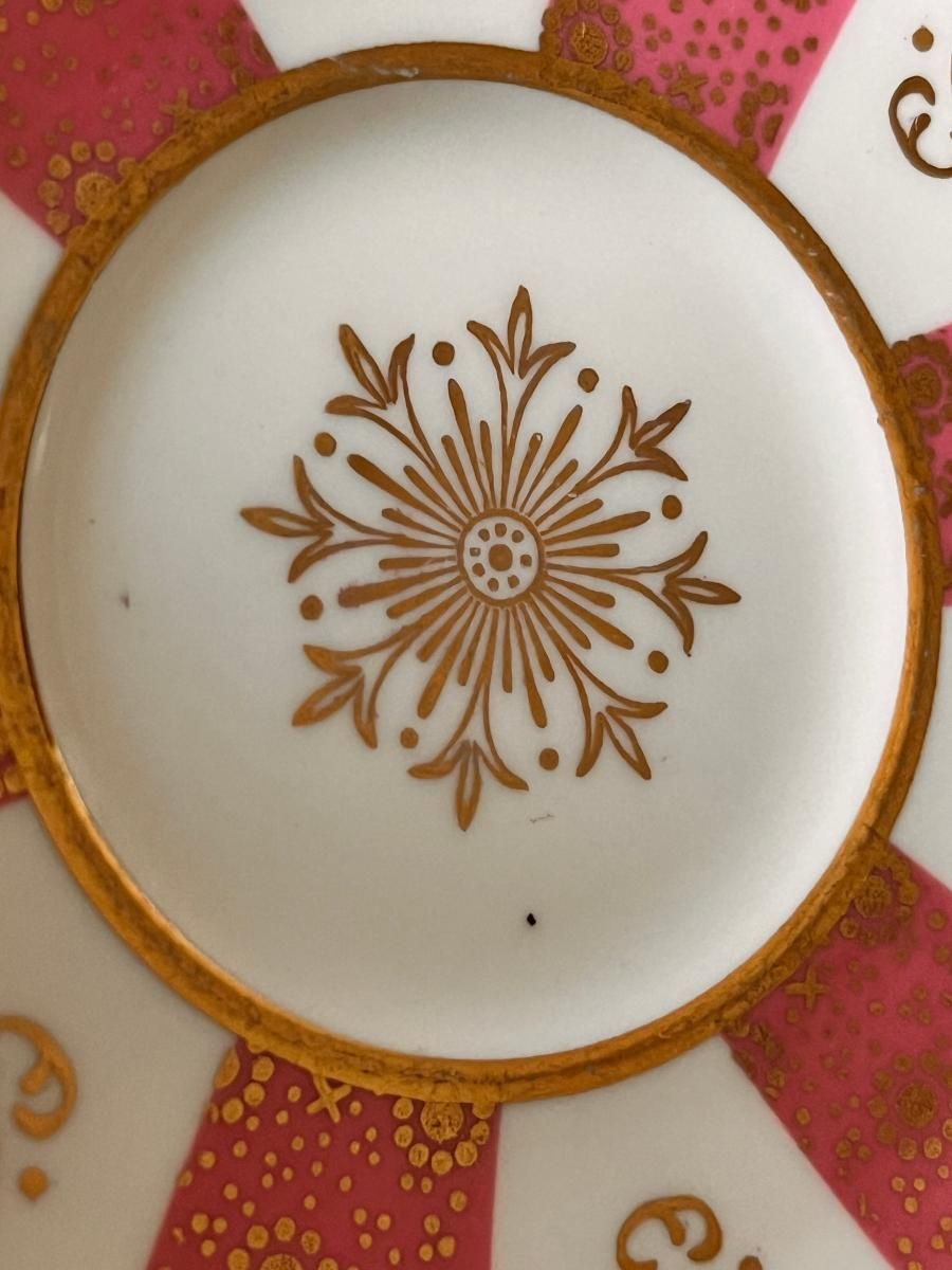 英国製パラゴンの華やかなカップとソーサー