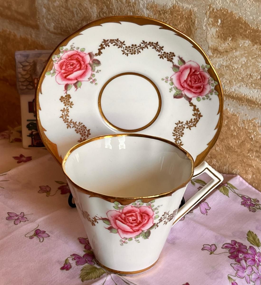 コールポート ライムグリーン 花柄のティーカップ&ソーサー コールポート ライムグリーン 花柄のティーカップ&ソーサー