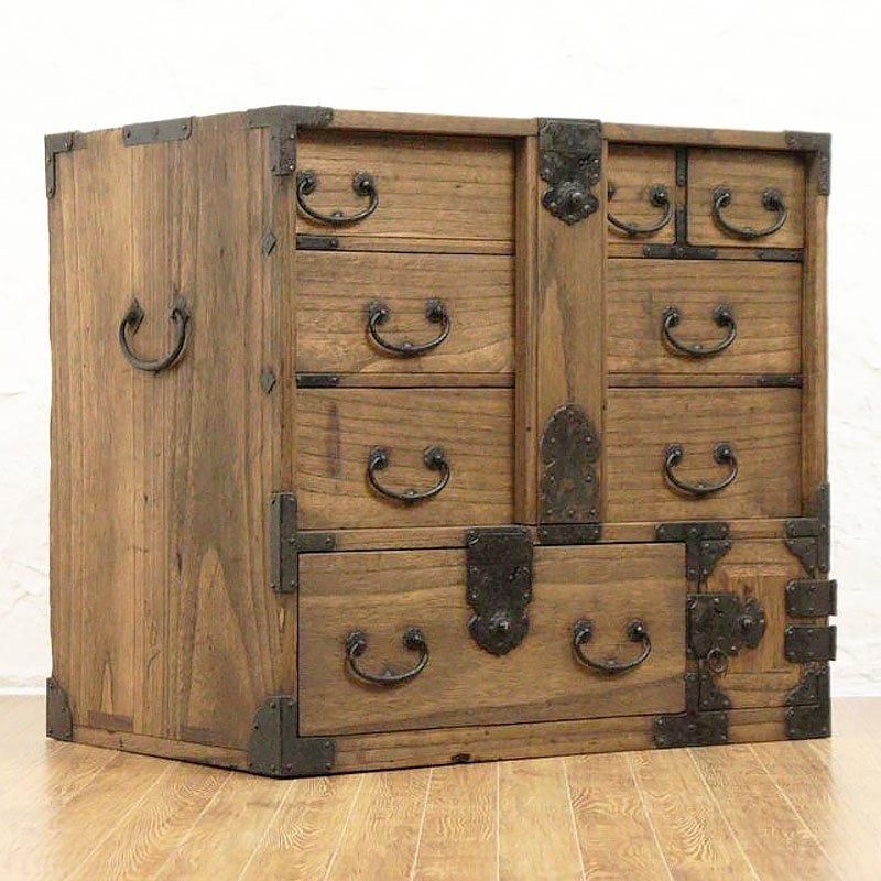 閂付き 前桐小箪笥 手許箪笥 時代金具 丸金具 小ぶり キャビネット ローチェスト アンティーク 和風インテリア 和骨董 和家具