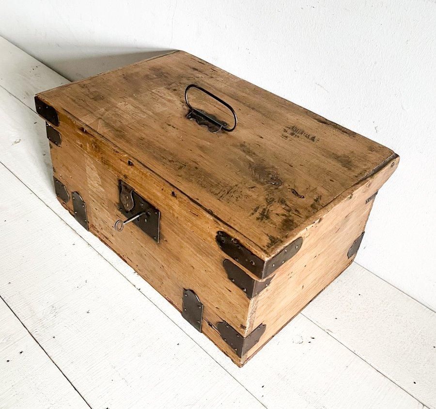 ե󥹥ƥåɥȥ(AW024-111)