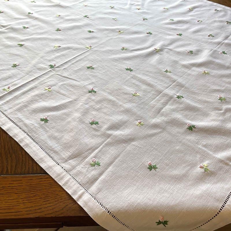ヴィンテージクロス お花と蝶々の刺繍 USA 0004