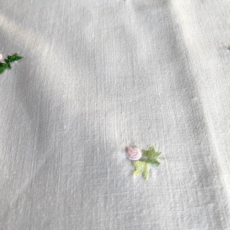 クロス テーブルクロス 小花手刺繍 コットンリネン 12cldf34 クロス テーブルクロス 小花手刺繍 コットンリネン 12cldf34