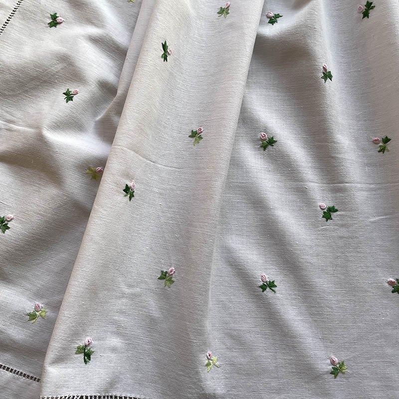 クロス テーブルクロス 小花手刺繍 コットンリネン 12cldf34 クロス テーブルクロス 小花手刺繍 コットンリネン 12cldf34