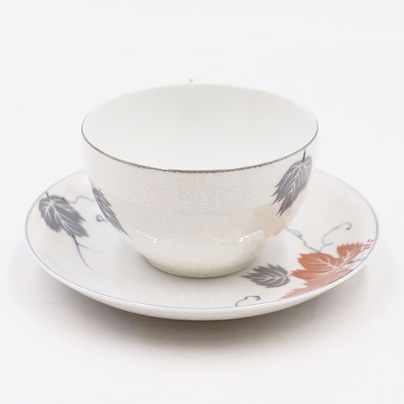 オールドノリタケ NORITAKE ティー カップ＆ソーサー ラスター彩 淡色 洋食器 上品 大正 アンティーク クラシック（蔦・植物・赤い実） -  ANTIQUE LEAVES