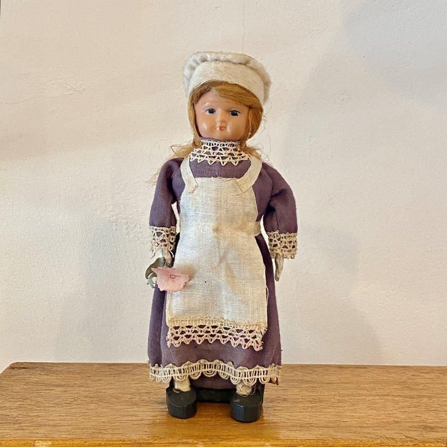 アンティーク 小さなナースのお人形