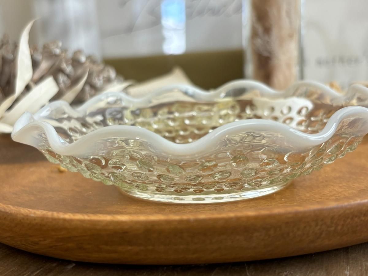 アメリカ製　フェントン社　ホブネイルガラスナッピーボウル　レアカラー アメリカ製 フェントン社 ホブネイルガラスナッピーボウル レア