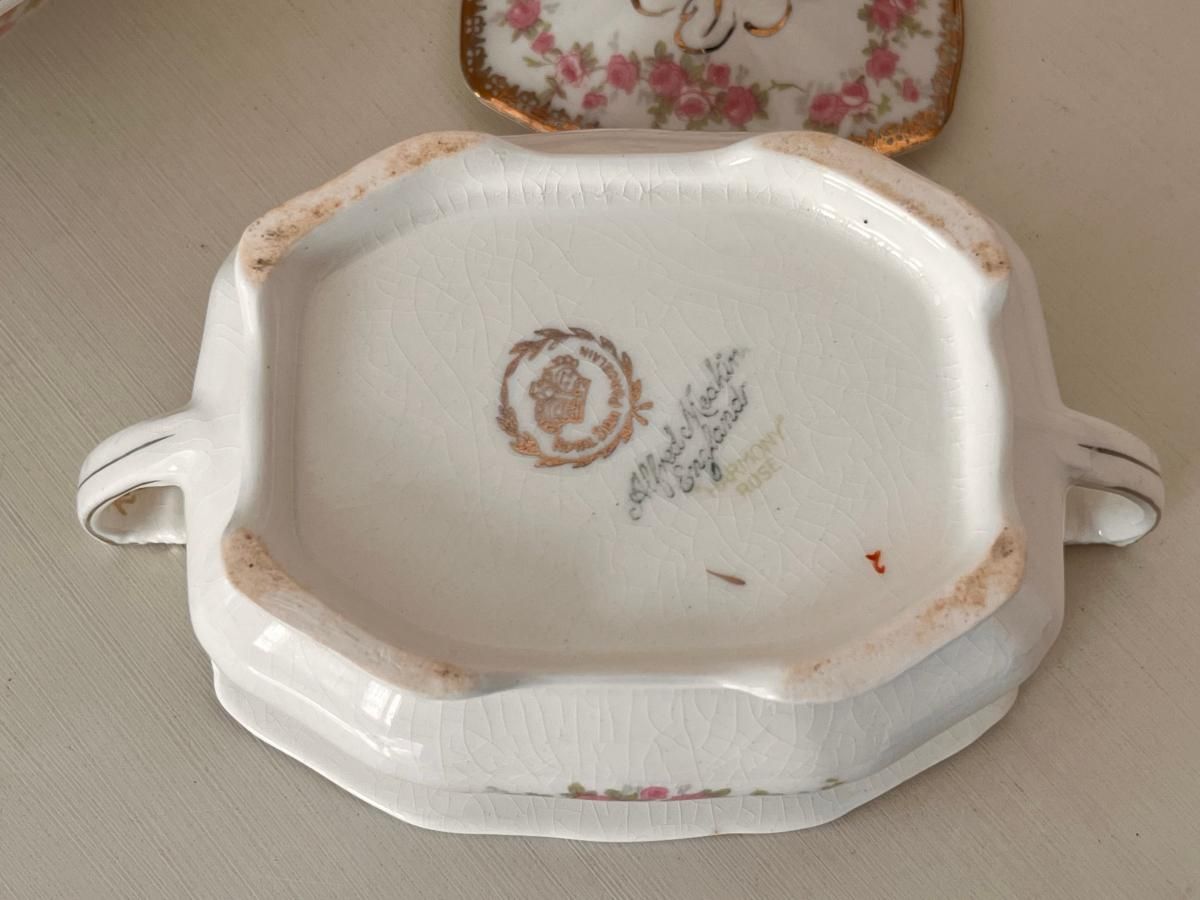 英国製アンティーク ピンクフローラルボウルセット