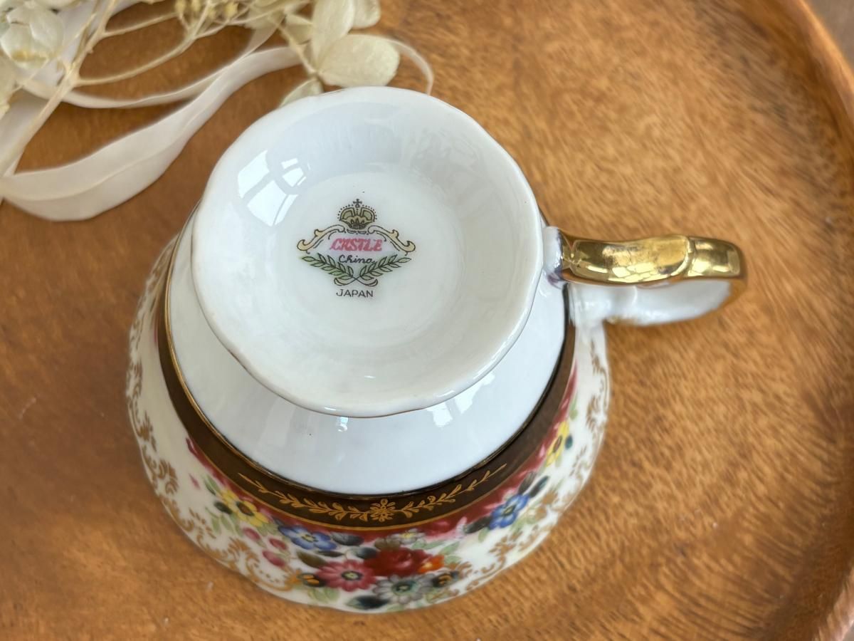 豪華なキャッスルチャイナ フローラルカップ&ソーサー