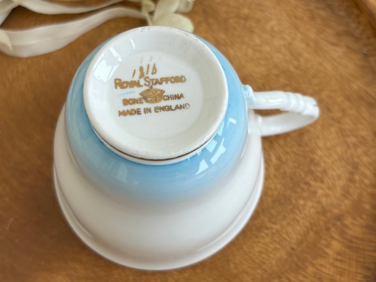 英国製ロイヤルスタッフォード 爽やか水色フローラルカップセット