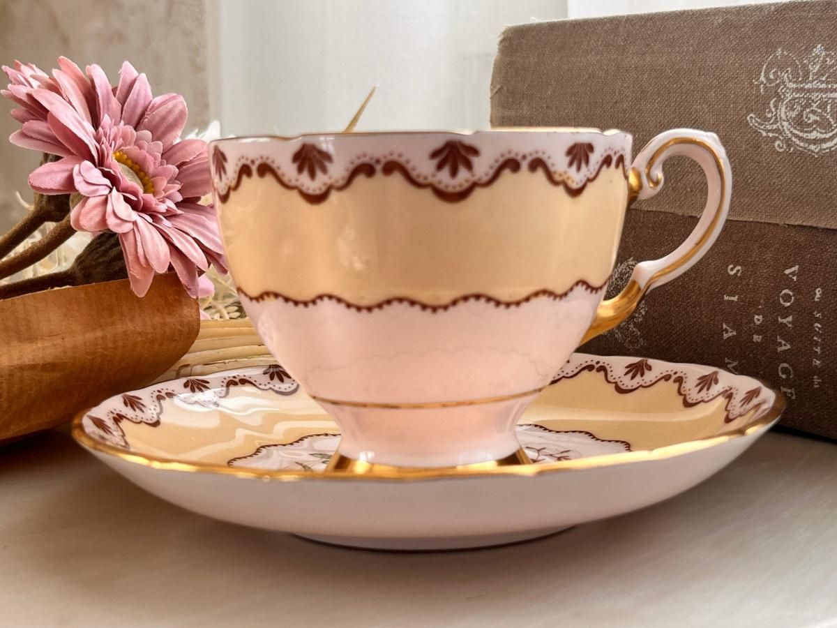 イギリス製 ティーカップセット クリーム色