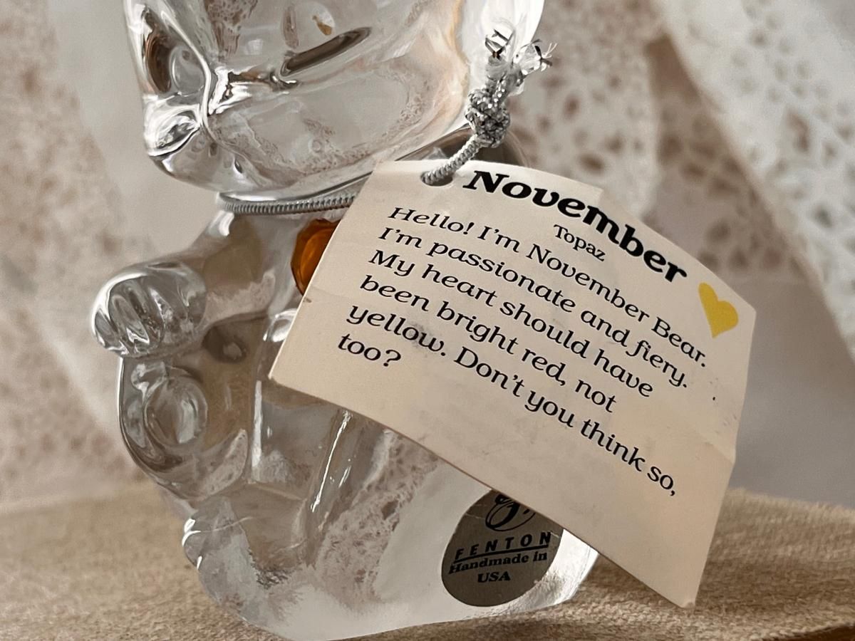 フェントン製 11月誕生石トパーズクマフィギュリン