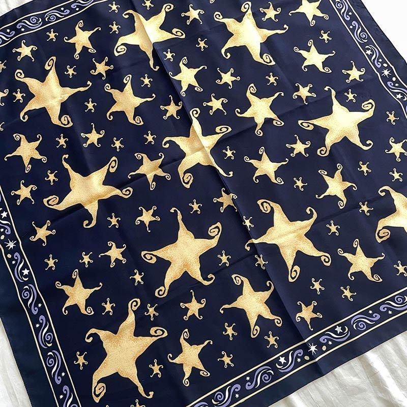 星型黄色モチーフネイビースカーフ