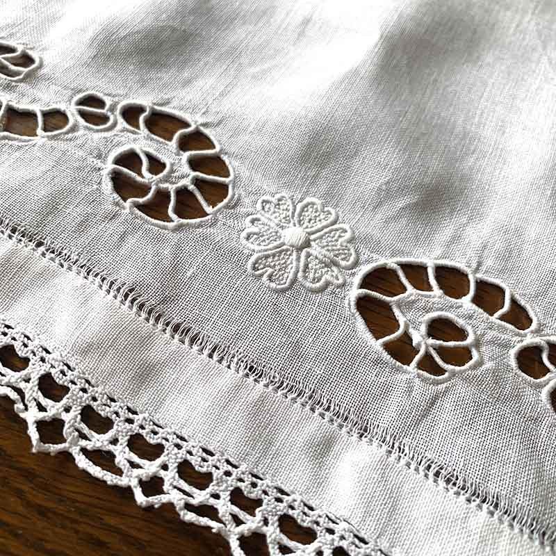 アンティーク フランス/ ベルギー アイレット刺繍 フリンジ装飾