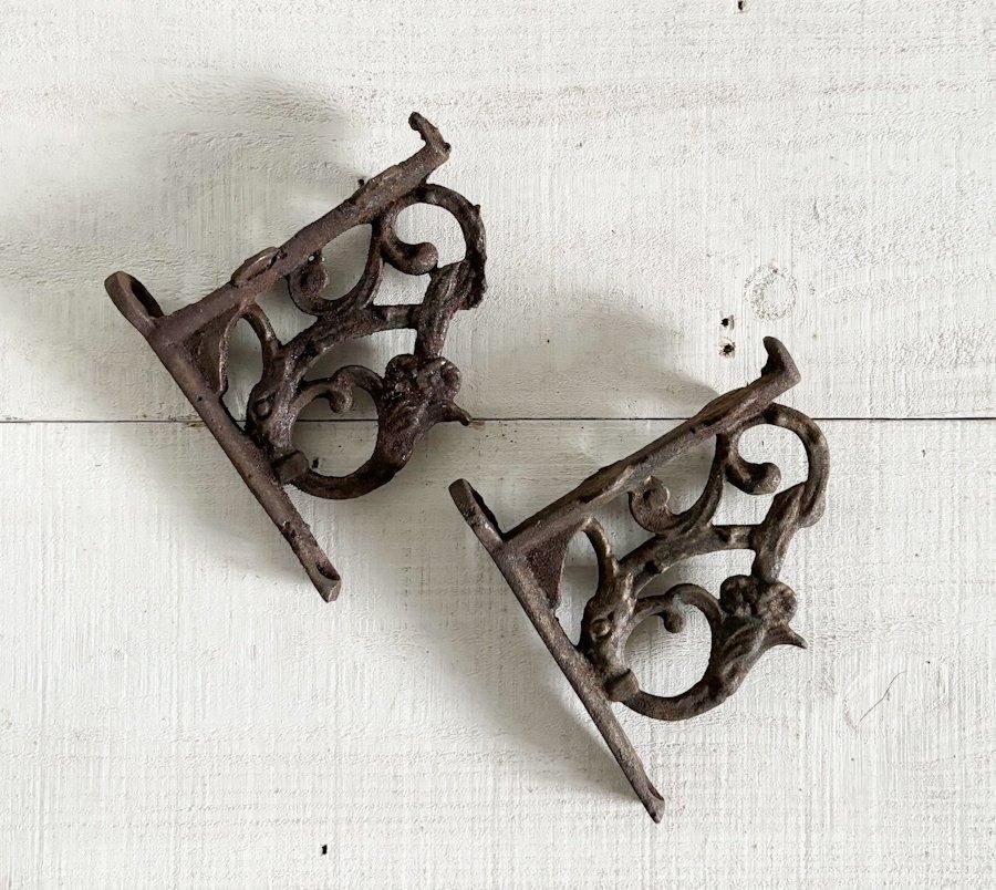 フランス製アンティークの小型棚受けペア