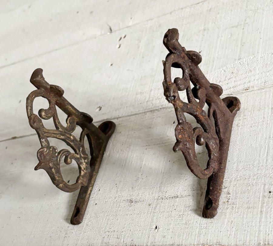 フランスの古い棚 フランスの古い収納棚（白） - フランス・アンティーク & ヴィンテージ