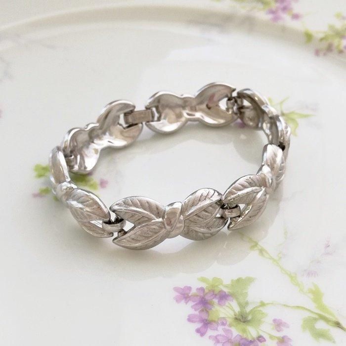 CJ6791
Trifari ȥեꡡСȡ󡡥ܥ󡡥꡼ա֥쥹å