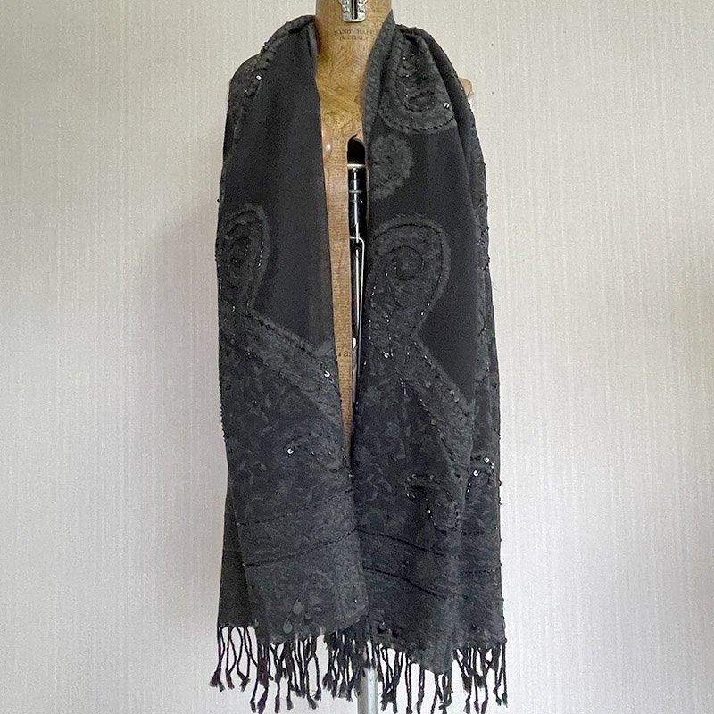 ストール 大判スカーフ ウール ZAPA 黒透け生地にビーズ刺繍 ストール 大判スカーフ ウール ZAPA 黒透け生地にビーズ刺繍