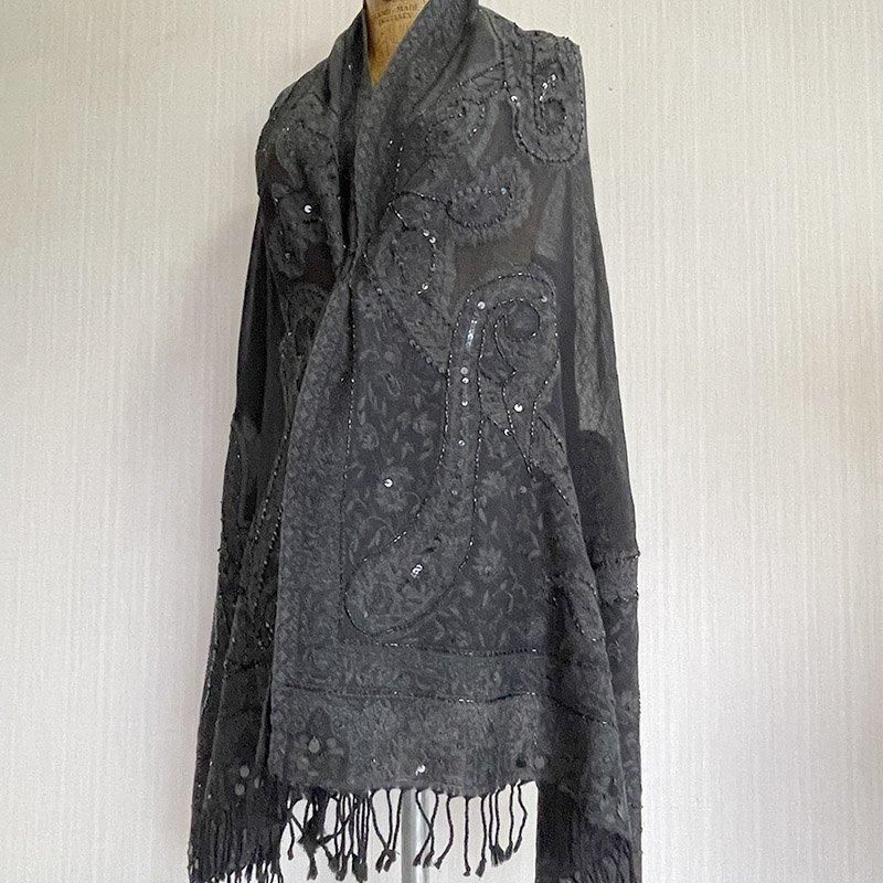 ストール 大判スカーフ ウール ZAPA 黒透け生地にビーズ刺繍 ストール 大判スカーフ ウール ZAPA 黒透け生地にビーズ刺繍
