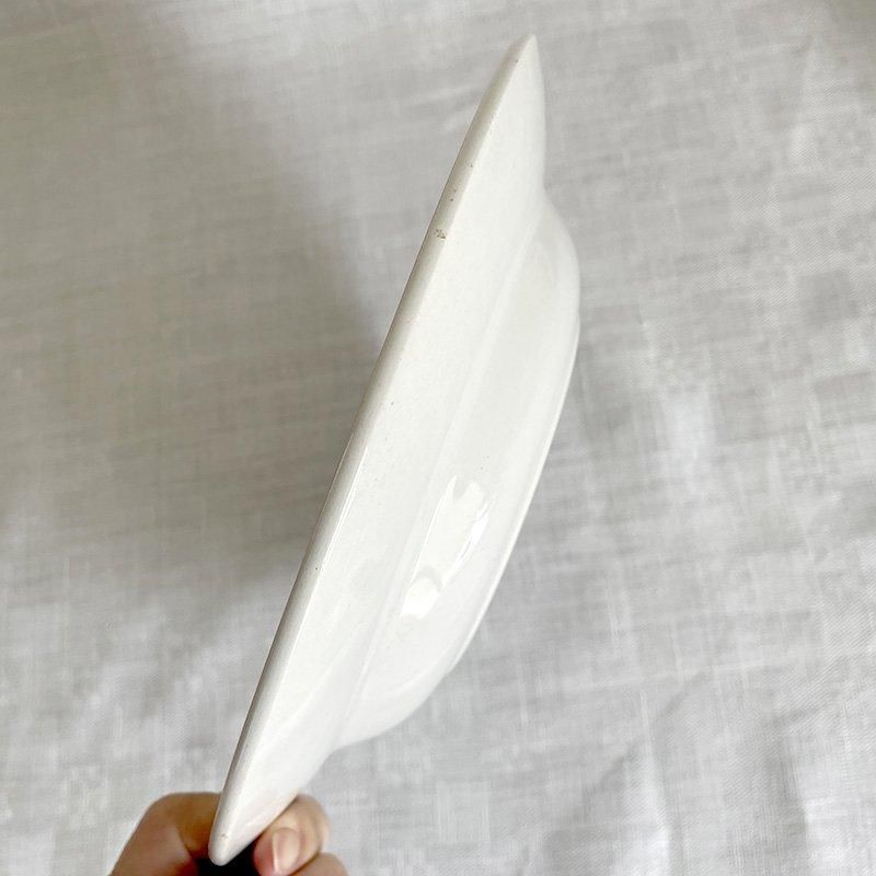 サルグミンヌ赤い花スープ皿 素朴な薔薇ステンシル