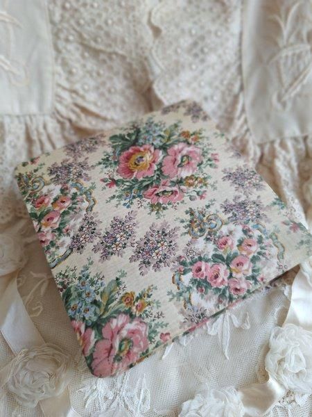 アンティーク花柄カルトナージュボックス - ANTIQUE LEAVES アンティーク花柄カルトナージュボックス - ANTIQUE LEAVES