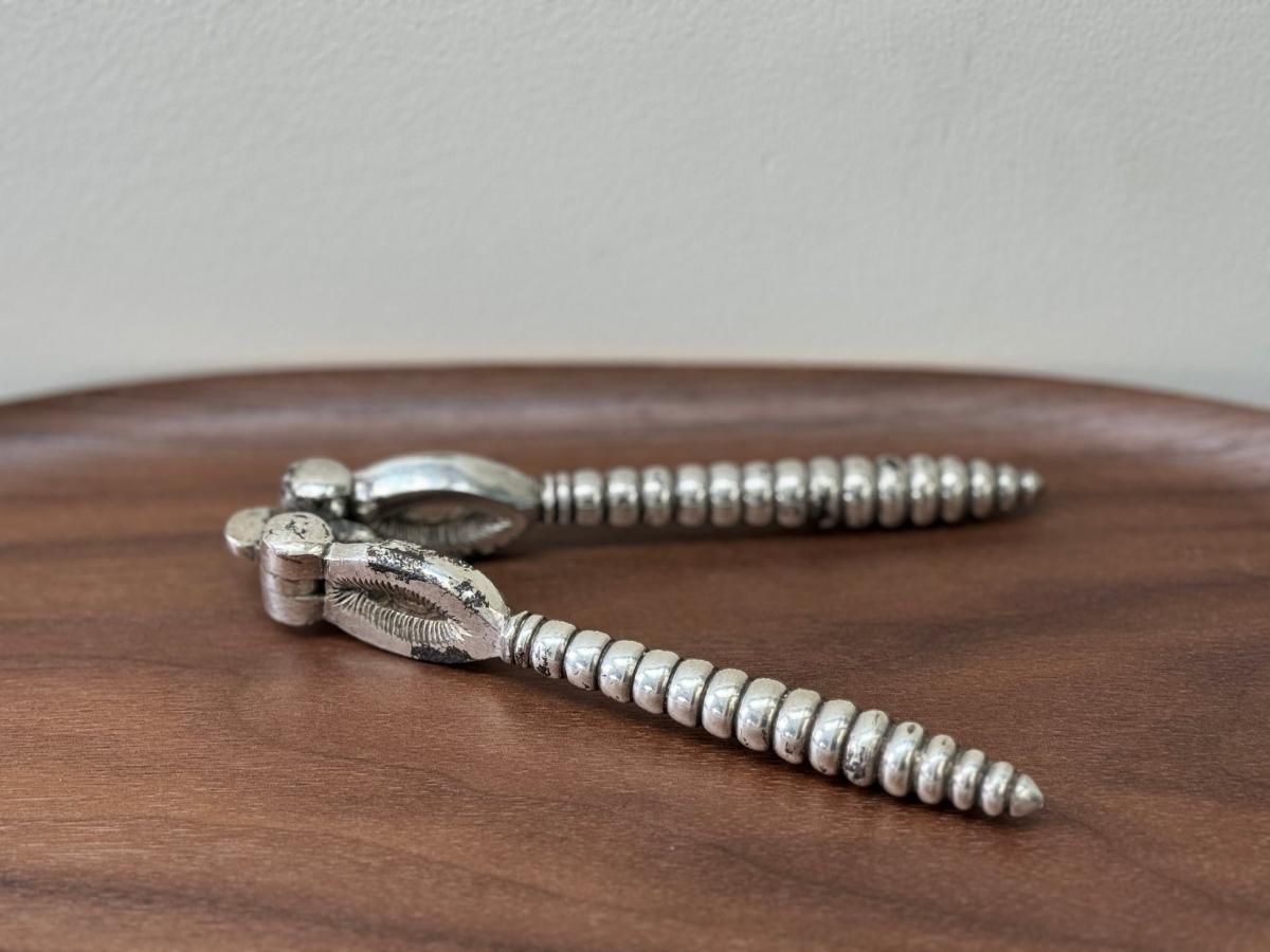 ヴィクトリア時代の英国製銀製ナッツクラッカー