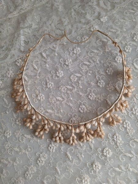 アンティークベール付ワックスフラワーティアラ - ANTIQUE LEAVES アンティークベール付ワックスフラワーティアラ - ANTIQUE LEAVES