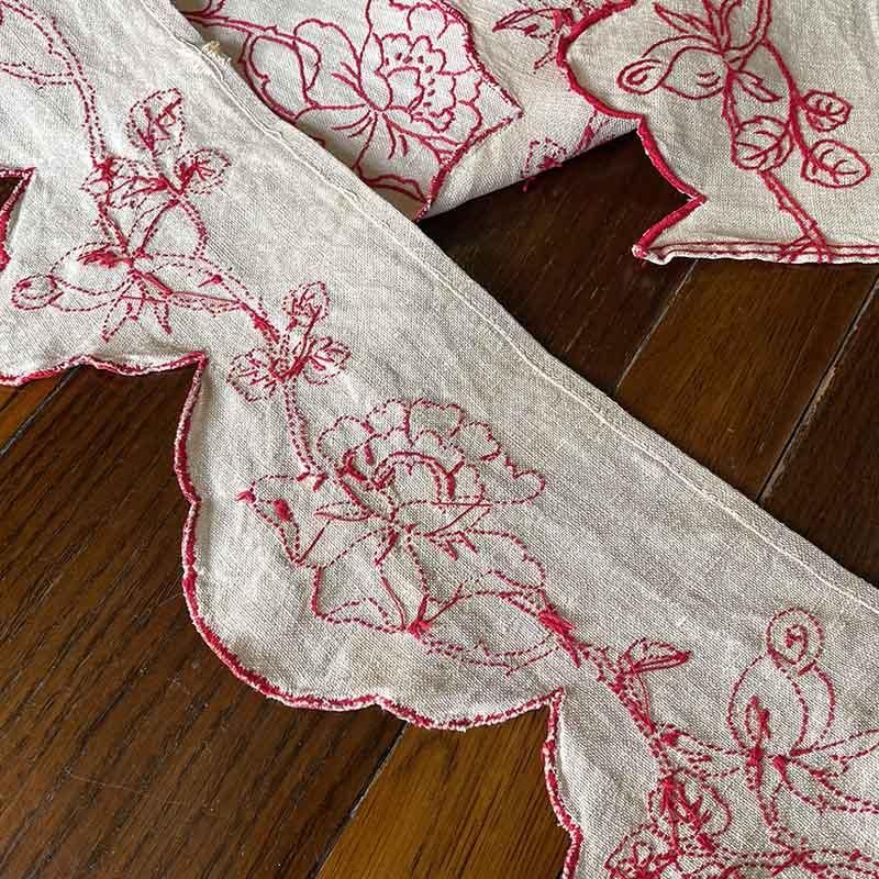 フランス製リネンの赤糸刺繍トリム